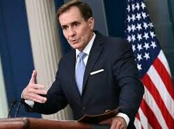 أوكرانيا تعلن اعتقال ضابطَيْن خططا لاغتيال “زيلينسكي” بـ”أوامر من روسيا”