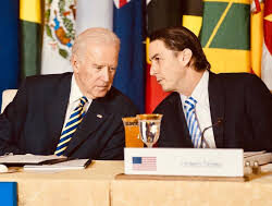 نفّذوا جولات استفزازية.. مستوطنون يقتحمون باحات الأقصى