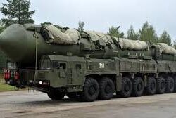 رغم التزامها بمنع انتشارها.. إيران تهدد بامتلاك أسلحة نووية إذا أعاد الغرب معاقبتها