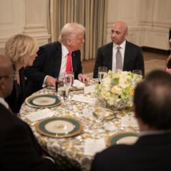 ولي العهد  والبرهان يستعرضان مستجدات أوضاع السودان