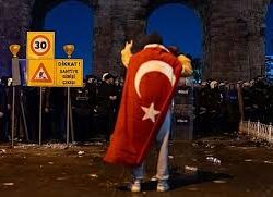 حرس الحدود بمنطقة جازان يقبض على (4) مخالفين لنظام أمن الحدود لتهريبهم (80) كيلوجرامًا من نبات القات المخدر