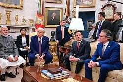 حرس الحدود يحبط تهريب 349 كيلوجرامًا من القات المخدر ويقبض على 9 مخالفين في عسير وجازان