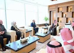 محافظ صبيا يقف على استعدادات مهرجان المانجو والفواكه الاستوائية في نسخته الـ 21