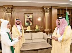 نائب أمير منطقة جازان يقوم بجولة في ديوان الإمارة