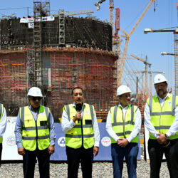 حرس الحدود بجازان ينقذ مواطنين من الغرق أثناء ممارسة السباحة