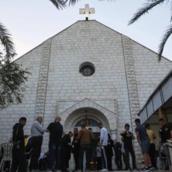 ولي العهد حفظه الله محمد بن سلمان يرحب بإجراءات الشرع لاحتواء أحداث سوريا