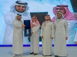 وزيرة التعليم العالي العُماني تزور جناح جامعة جازان في معرض EDUTEX Oman 2025 للتعليم العالي الدولي