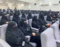 أمير جازان ونائبه يلتقيان مشايخ وأهالي محافظة هروب