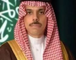 أطلقت حملة لتجنيد الجواسيس.. المخابرات البريطانية: “بوتين” قضم من أوكرانيا أكثر مما يستطيع مضغه لكنه لن ينتصر