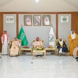 أمير جازان ونائبه يتفقدان عددًا من المشروعات التنموية والسياحية بمحافظة فرسان