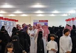 الأمير تركي بن طلال يزور جناح جامعة جازان في ملتقى التميّز المؤسسي