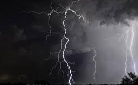 طقس بداية الأسبوع .. الأرصاد: سماء غائمة جزئيًا تتخللها سحب رعدية ممطرة على جازان وعسير