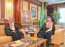 أمير جازان يستقبل المستشار الشرعي بفرع الإفتاء في المنطقة