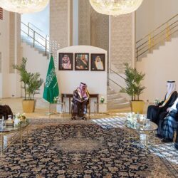 استقالة مفاجئة لرئيس وزراء فرنسا تشعل فوضى سياسية جديدة