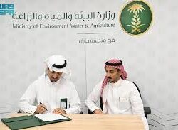 “التجارة” تٌشهر بـ”العجرفي منور عوض الرشيدي” و”علي عبدالشافي محمد اسكندر” لارتكابهما جريمة التستر في المقاولات