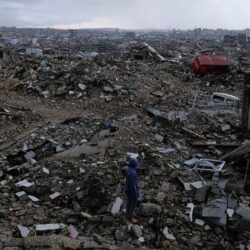 سخرية ترامب من نظارات ماكرون تشعل ضجة سياسية وتقفز بأسهم الشركة المصنعة