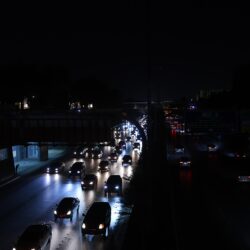 “جوجل” تطلق ميزة “البحث الحي” بالصوت والكاميرا