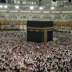 وزير خارجية الإمارات : تعرضنا لنحو 800 هجمة صاروخية وهجمات بالمسيرات