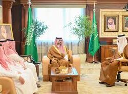 أمير منطقة جازان يستقبل منسوبي الإمارة المهنئين بعيد الفطر