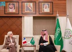 استشهاد متعاقد مدني إماراتي وإصابة 5 بهجوم صاروخي إيراني على البحرين