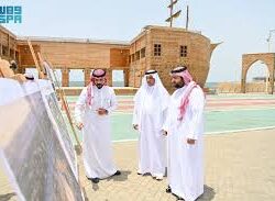 أمير منطقة جازان يستقبل رئيس المحكمة الجزائية وعددًا من القضاة