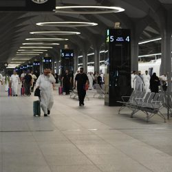 عبدالعزيز بن سعود يلتقي كبار مسؤولي وزارة الداخلية وقادة القطاعات الأمنية وقوات أمن الحج والقوات المشاركة من القطاعات والجهات العسكرية والأمنية في الحج