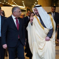 نائب أمير مكة المكرمة يتفقد صالة مبادرة “طريق مكة”