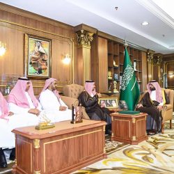أمير منطقة جازان يستقبل عضو المحكمة العليا رئيس محكمة الاستئناف بجازان سابقًا