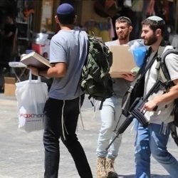 العراق يداهم منازل نائب سابق ووزير سابق ويضبط ملايين الدولارات وسبائك ذهب