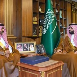 أمير منطقة جازان يقدّم واجب العزاء في وكيل محافظة جزر فرسان محمد النعمي