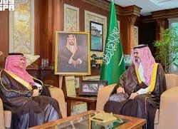 الأمير ناصر بن جلوي يطّلع على منظومة الأمن والمراقبة الذكية بجامعة جازان