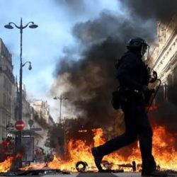 البرلمان المصري يفوّض السيسي باتخاذ إجراءات دفاعية لمساندة المملكة حال طلبها