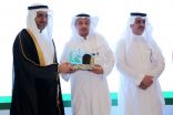 الوكيل المساعد للتنمية بوزارة العمل يكرم تنمية أبوعريش