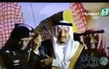 الملك سلمان يتفاعل مع أهالي الرياض برقصة “العرضة”