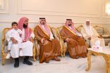 أمير جازان ونائبه يقدمان واجب العزاء للنجمي في وفاة ثلاثة من أبنائه