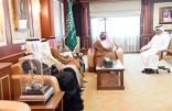 أمير منطقة جازان بالنيابة يستقبل مدير ووكلاء جامعة جازان .