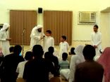 جامع الفلاح يكرم 3 أطفال دون السن 12 لحفظهم كتاب الله