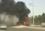 انقلاب ناقلة رمال واحتراقها يغلق طريق جازان – المسارحة