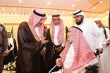 أمير جازان يستعرض مشروعات عدة ويكرّم “خالد السهلي”