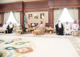 أمير جازان يكرم الفائزين بجوائز التميز.. ويدشن دوري المدارس