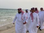 شاهد..”محمد بن عبدالعزيز” و”الخطيب” يرسمان المستقبل على شواطئ فرسان