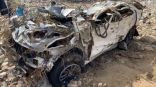 شاهد.. هكذا أصبحت مركبة الأسرة المفقودة في وادي مسلة بجازان