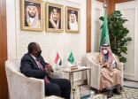 وزير الخارجية يستعرض العلاقات الثنائية مع عضو المجلس السوداني