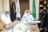 مدير “تعليم جازان” يشارك المعلمين والطلاب دروسهم الافتراضية بالدعم الصيفي