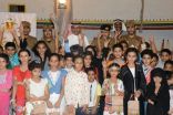 بالصور: شرطة جازان تعايد اﻷطفال بالقرية التراثية واﻷستاد الرياضي