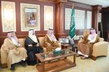 أمير منطقة جازان بالنيابة يلتقي نائب وزير العمل.