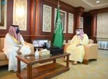 أمير منطقة جازان بالنيابة يطلع على الهوية الجديدة للبريد السعودي “سبٌل”