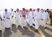 أمير جازان يتفقد الطريق الدولي الجديد جراء تضرره من السيول التي شهدتها المنطقة