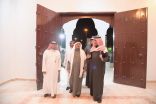 معالي مدير جامعة الباحة يزور قرية جازان التراثية بالجنادرية