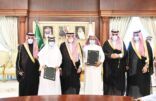 سمو أمير منطقة جازان يرعى توقيع عقود استثمارية بين أمانة جازان وعددا من المستثمرين بقيمة تزيد عن107 ملايين ريال ..